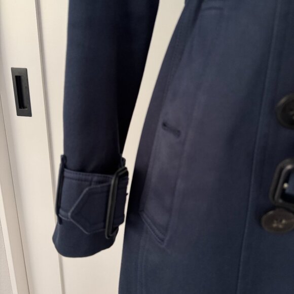 Burberry Navy Double-Breasted Trench Coat Size M / US 6 / Burberry Size 8 - Picture 4 of 16